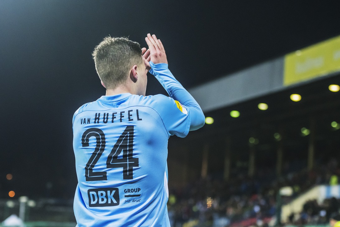 Biało-niebieskie sto lat: Sam van Huffel