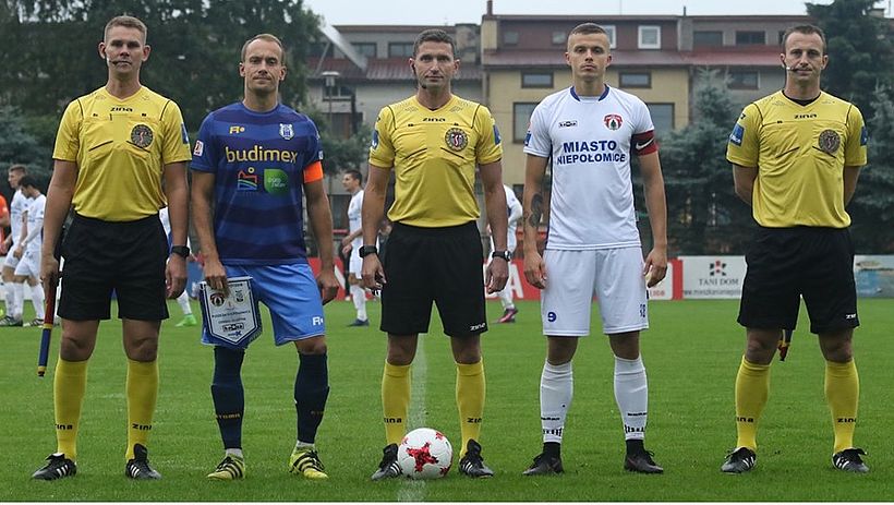 Sebastian Jarzębak arbitrem w Niecieczy