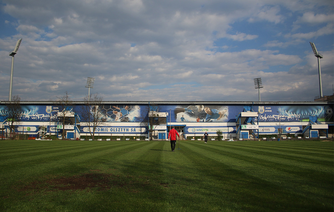 Pielęgnacja boiska Akademii Sportu Stomil Olsztyn
