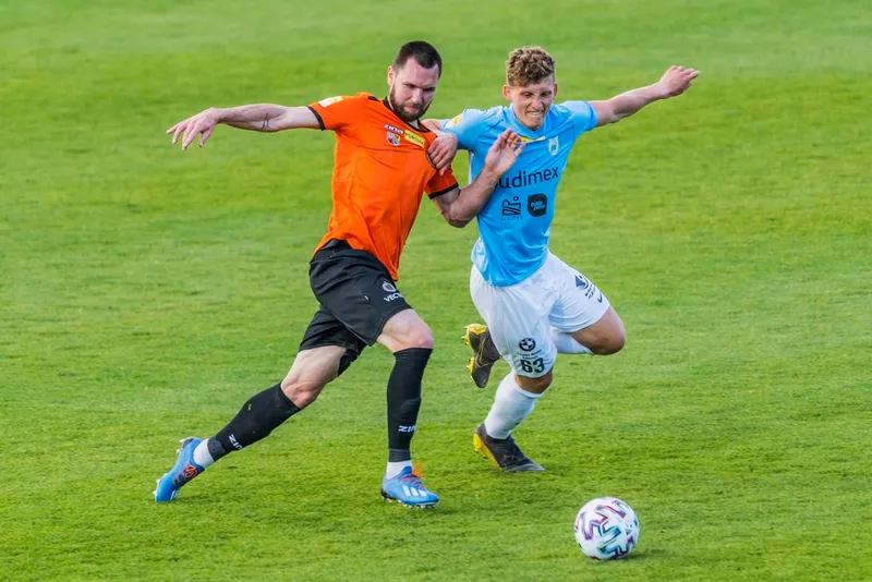 Pilka nozna. Fortuna I liga. Stomil Olsztyn - Chrobry Glogow. 02.06.2020