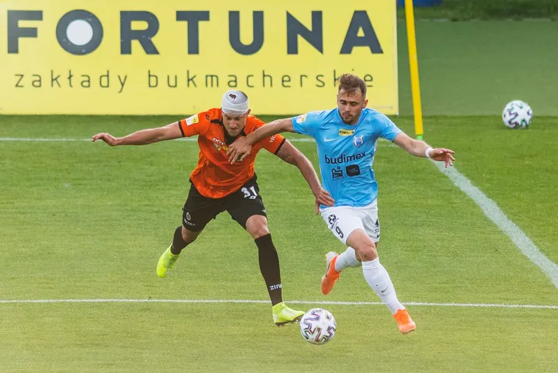 Pilka nozna. Fortuna I liga. Stomil Olsztyn - Chrobry Glogow. 02.06.2020