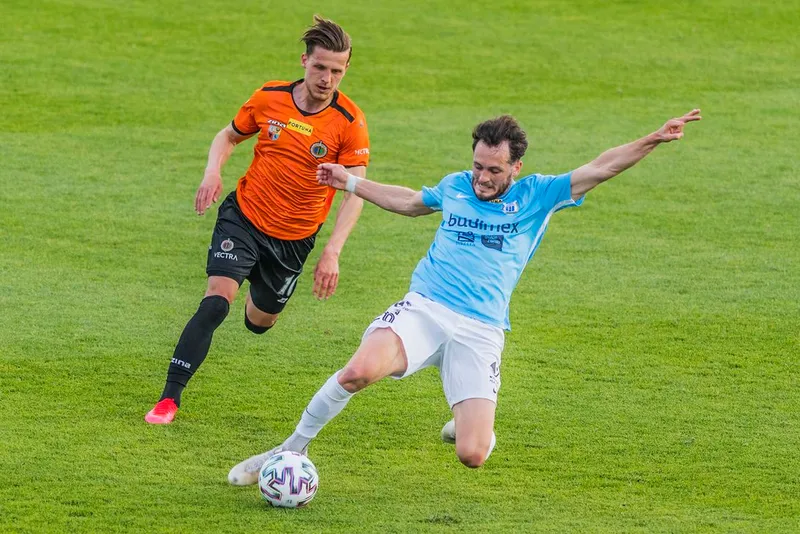 Pilka nozna. Fortuna I liga. Stomil Olsztyn - Chrobry Glogow. 02.06.2020