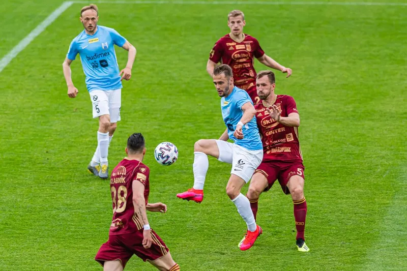 Pilka nozna. Fortuna I liga. Stomil Olsztyn - Chojniczanka Chojnice. 13.06.2020