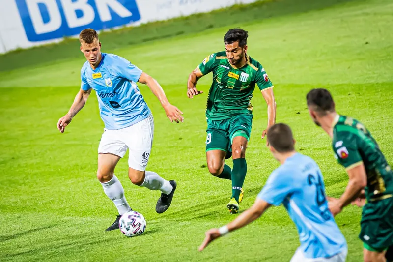 Pilka nozna. Fortuna I liga. Stomil Olsztyn - Olimpia Grudziadz. 02.07.2020