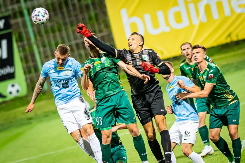 Pilka nozna. Fortuna I liga. Stomil Olsztyn - Olimpia Grudziadz. 02.07.2020