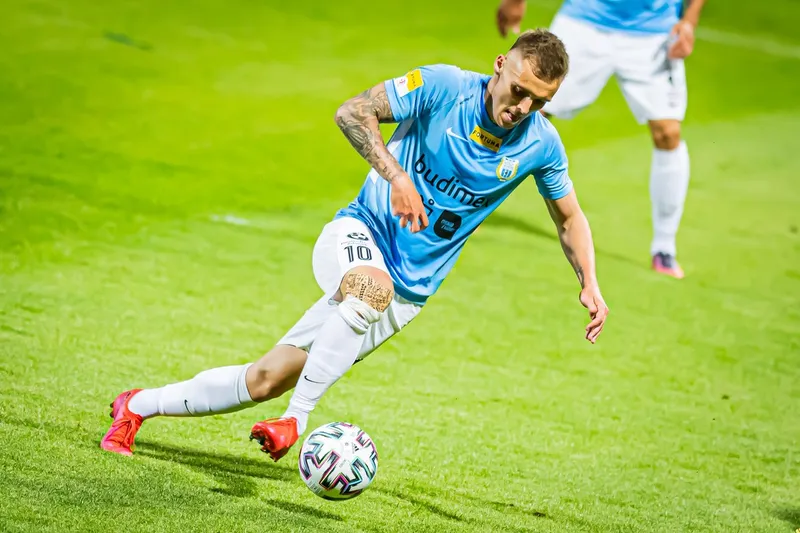 Pilka nozna. Fortuna I liga. Stomil Olsztyn - Olimpia Grudziadz. 02.07.2020