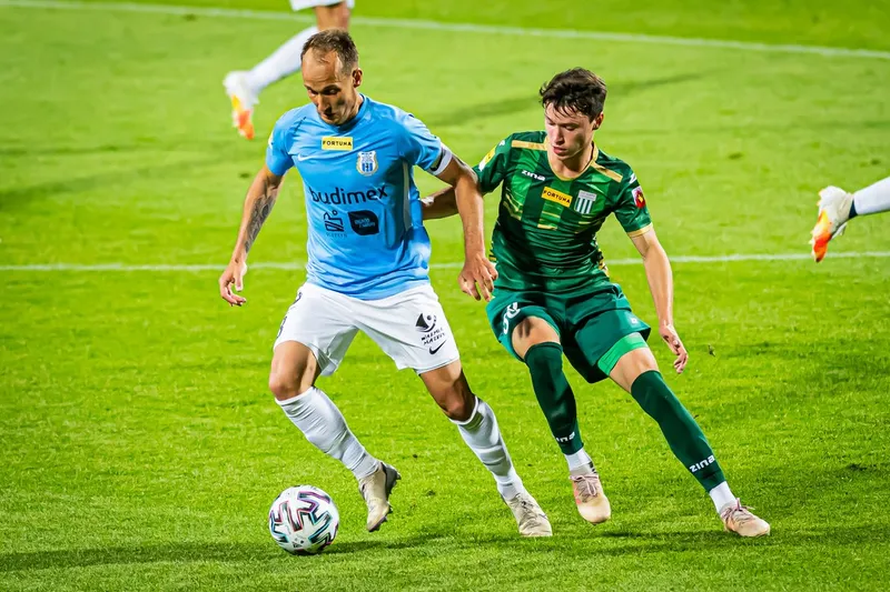 Pilka nozna. Fortuna I liga. Stomil Olsztyn - Olimpia Grudziadz. 02.07.2020