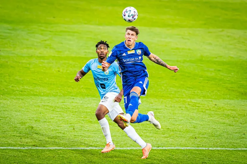 Pilka nozna. Fortuna I liga. Stomil Olsztyn - Miedz Legnica. 11.07.2020