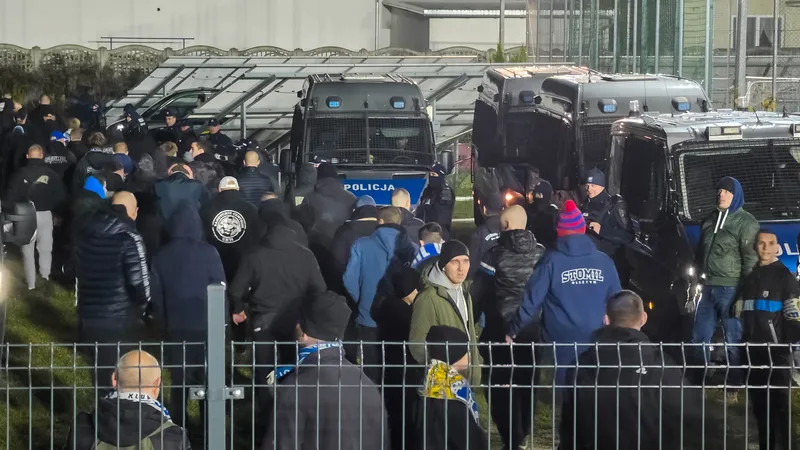 GKS Wikielec - Stomil Olsztyn [FOTORELACJA] — zdjęcie 8