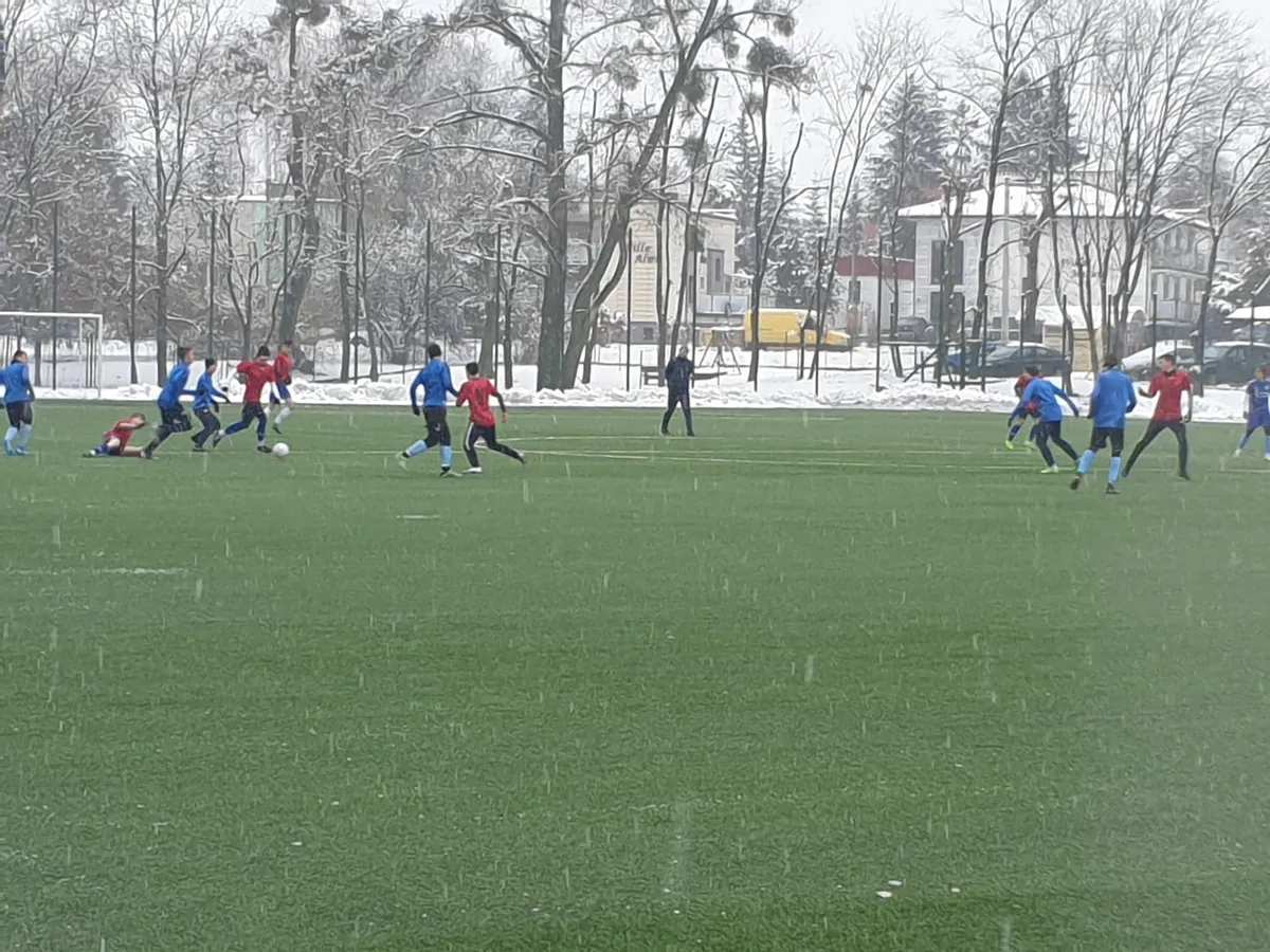 Zwycięstwo juniorów w pierwszym sparingu