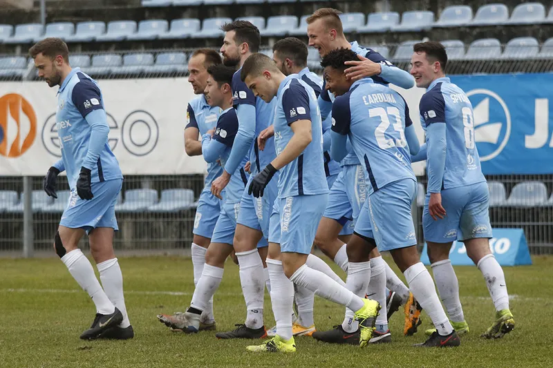 018