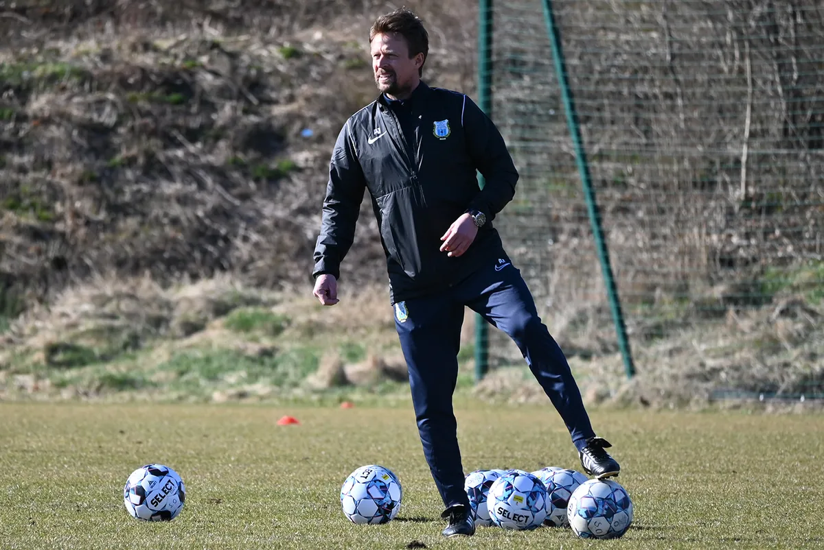 Trener Piotr Jacek przed meczem z Odrą Opole