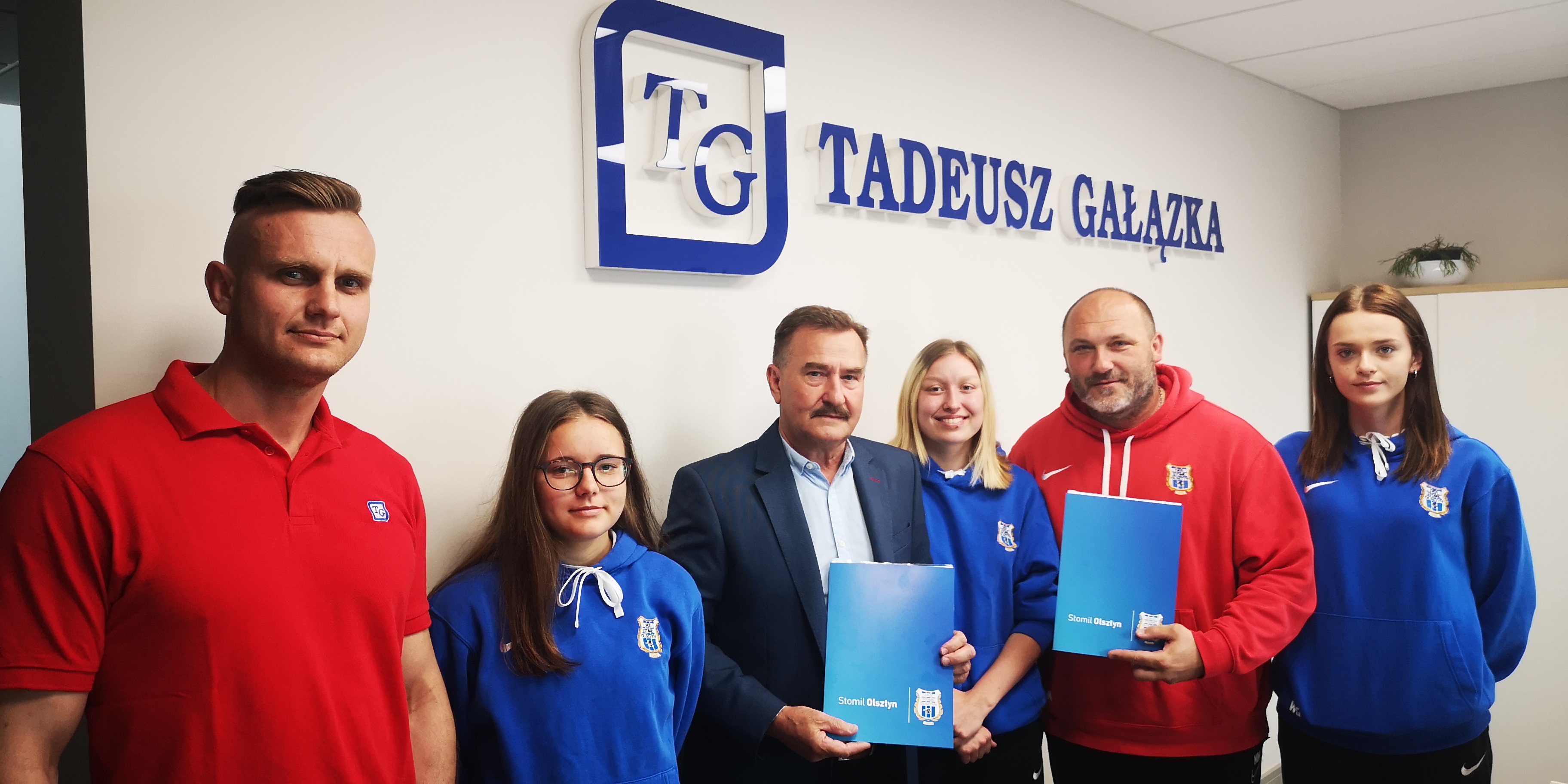 Gałązka Recykling sponsorem sekcji kobiecej Akademii
