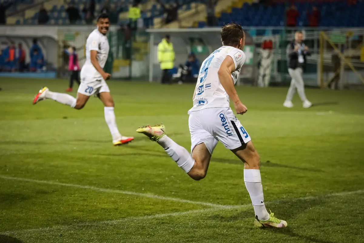 Skrót meczu Stomil Olsztyn - Hutnik Kraków