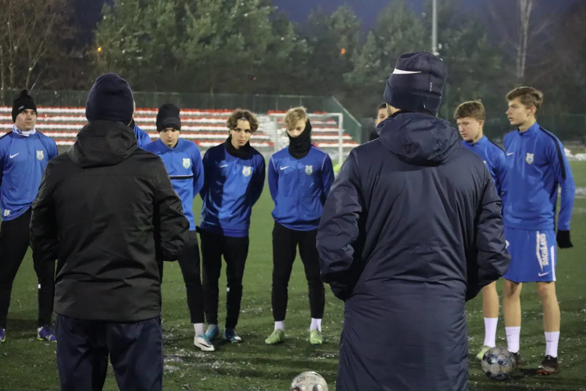 Juniorzy pod obserwacją. Grzegorz Lech na treningu zespołu do lat 19