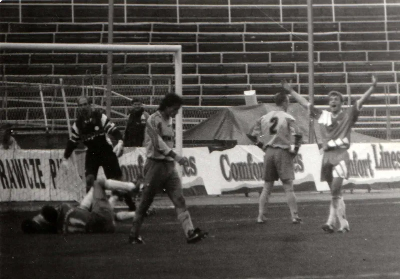 GÓRNIK ZABRZE STOMIL OLSZTYN 1996 97 ANDRZEJ BIEDRZYCKI SYLWESTER CZERESZEWSKI FOT JÓZEF KONDRACKI