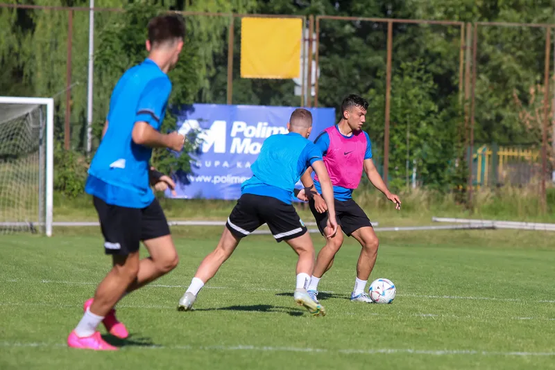 Stomil Olsztyn pierwszy trening 2023-24 (36)