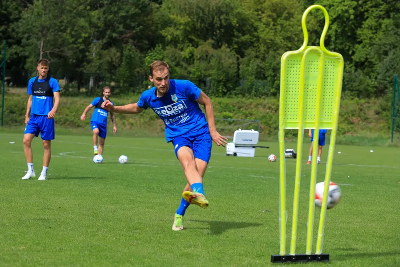 Pierwszy trening Janusz Bucholc (22)