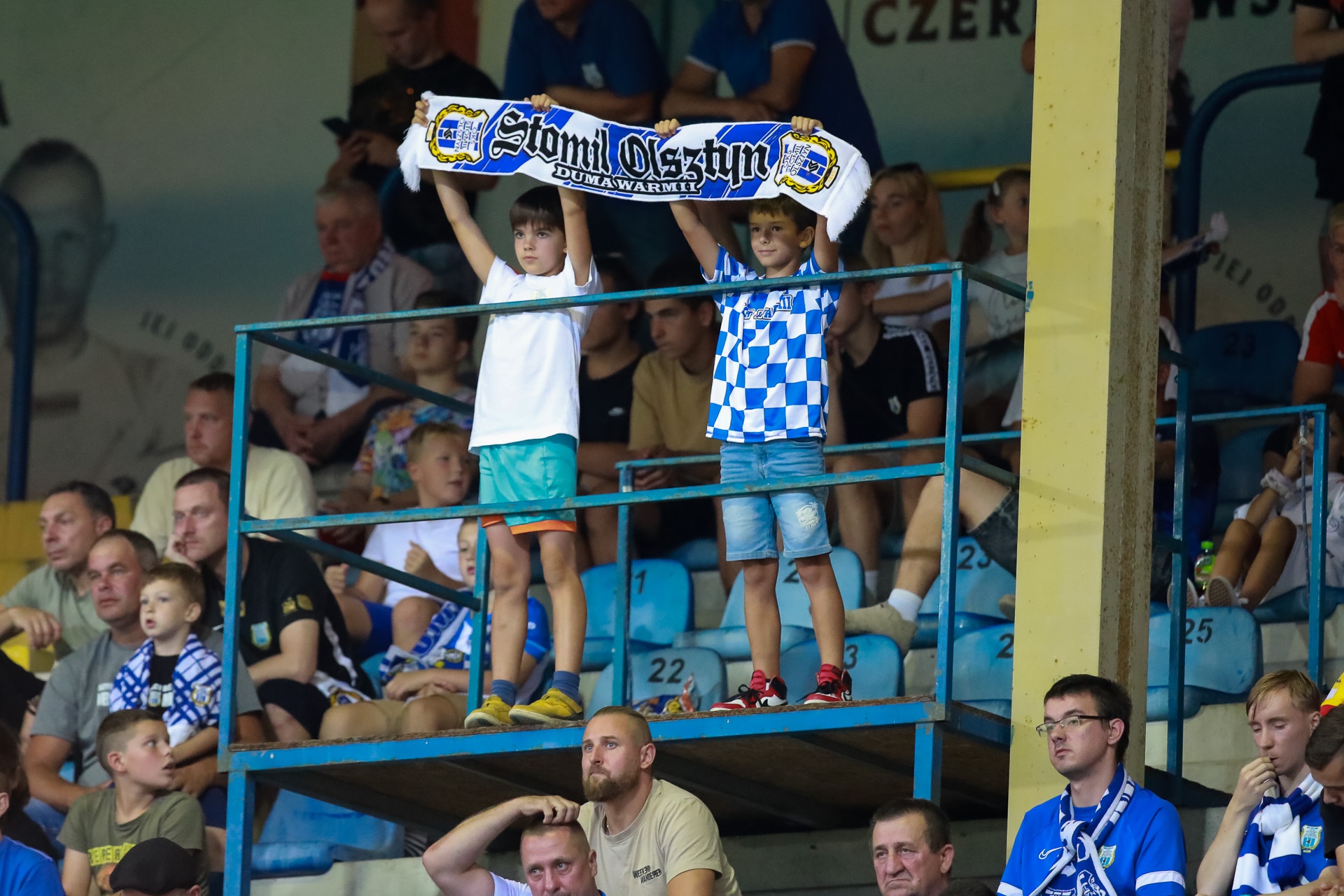 Najlepsi kibice są w Olsztynie! Galeria kibicowska z meczem KKS Kalisz.
