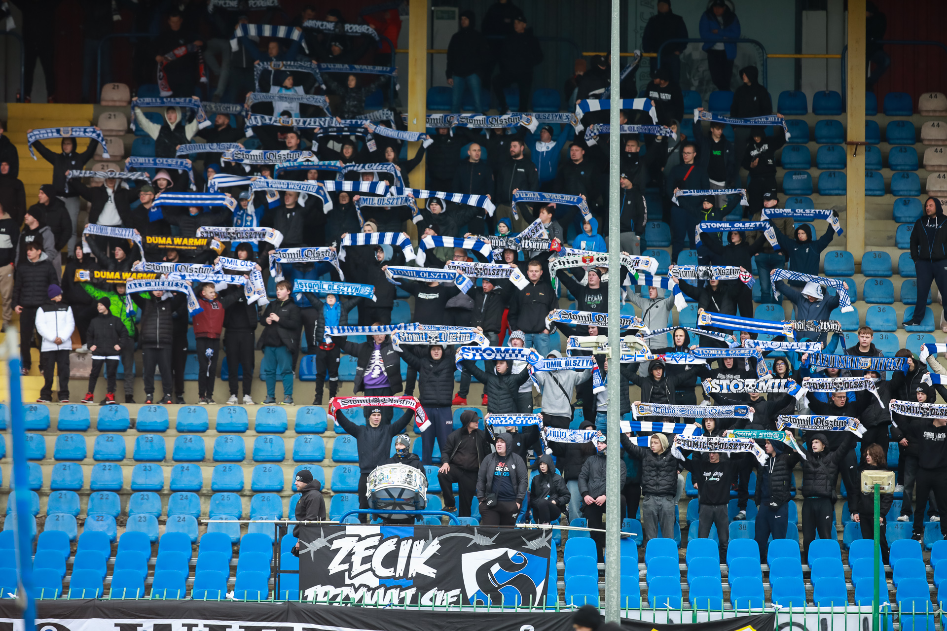 Kibice na meczu z Kotwicą Kołobrzeg (GALERIA)