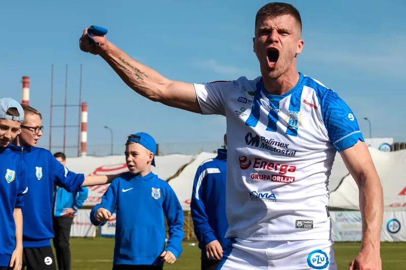 Stomil Olsztyn - Hutnik (71)