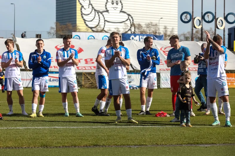 Stomil Olsztyn - Hutnik (77)