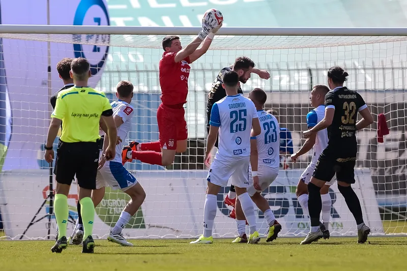 Stomil Olsztyn - Hutnik (142)