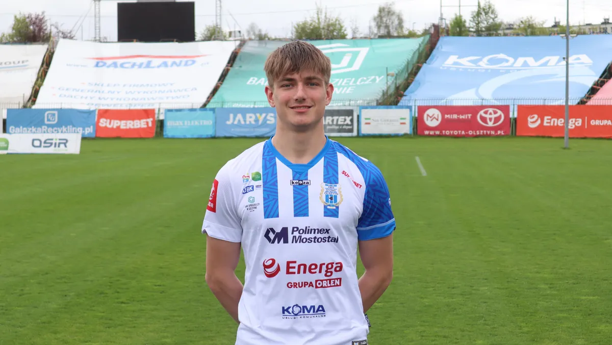 Kacper Gwardiak z profesjonalnym kontraktem!
