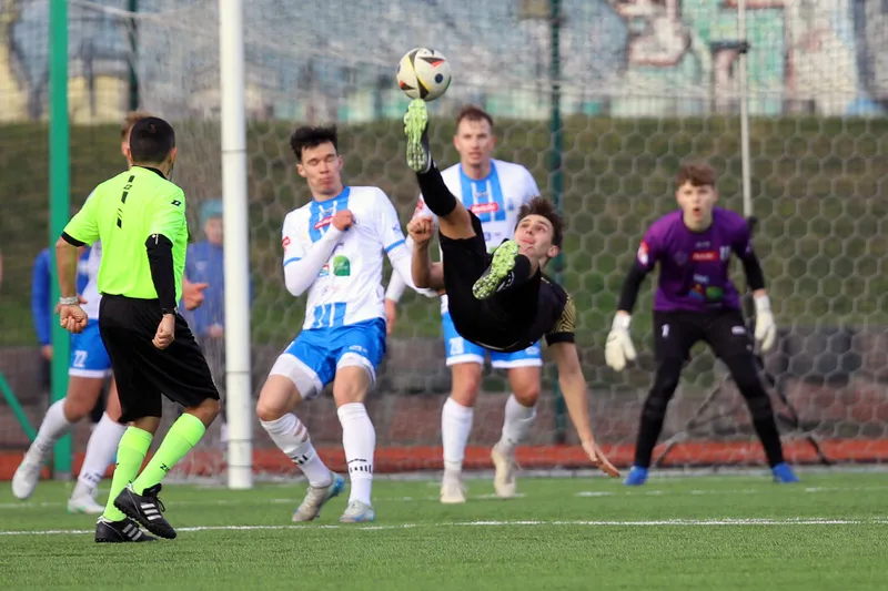 Stomil Olsztyn wygrał 4:0 ze Stomilem II Olsztyn