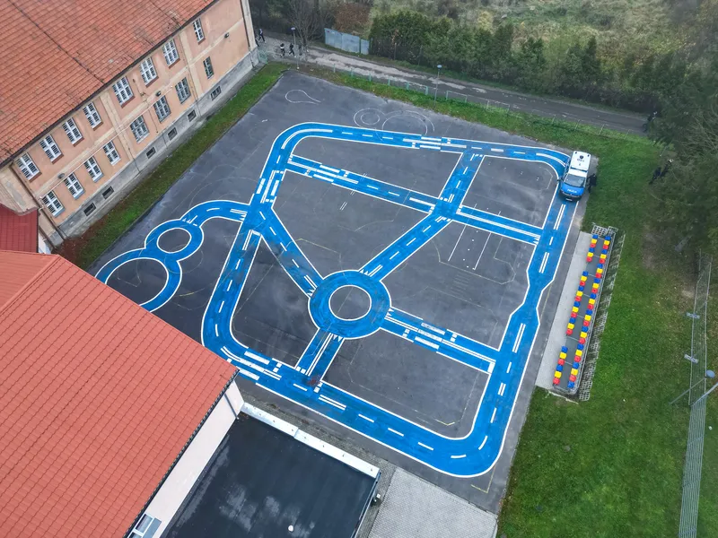 dji_fly_20251107_200208_422_1762602414153_photo