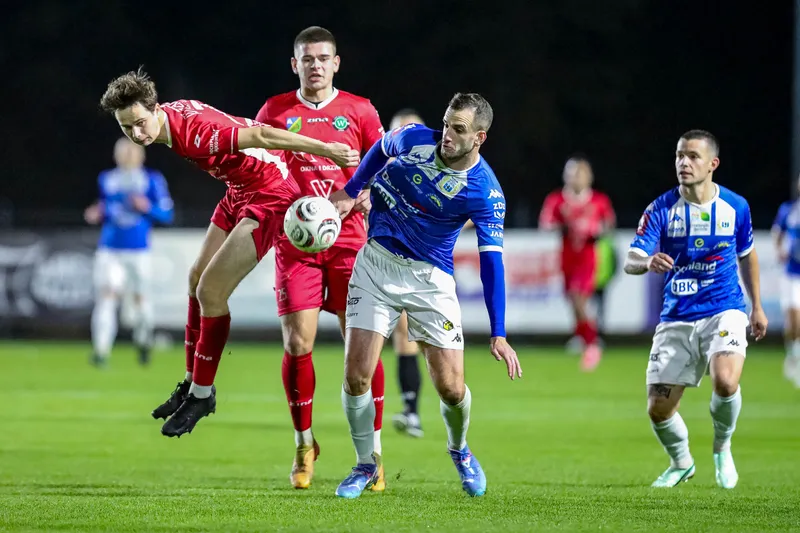 GKS Wikielec - Stomil Olsztyn [FOTORELACJA] — zdjęcie 21